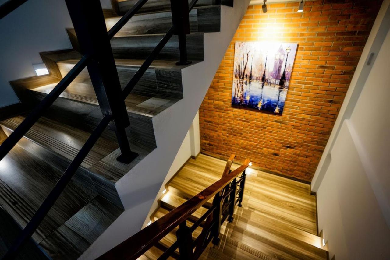 Kaloka Airport Hotel Sumbawa Besar Екстериор снимка