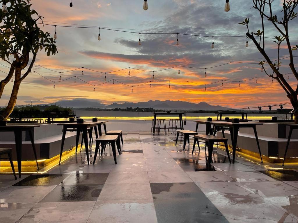 Kaloka Airport Hotel Sumbawa Besar Екстериор снимка