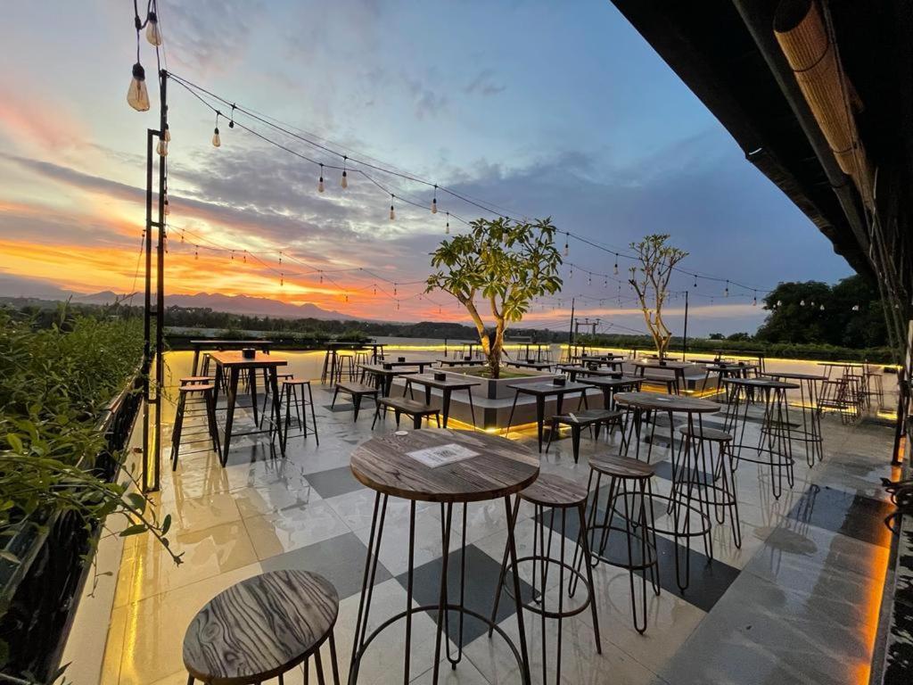 Kaloka Airport Hotel Sumbawa Besar Екстериор снимка