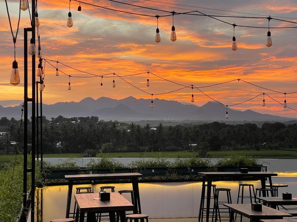 Kaloka Airport Hotel Sumbawa Besar Екстериор снимка
