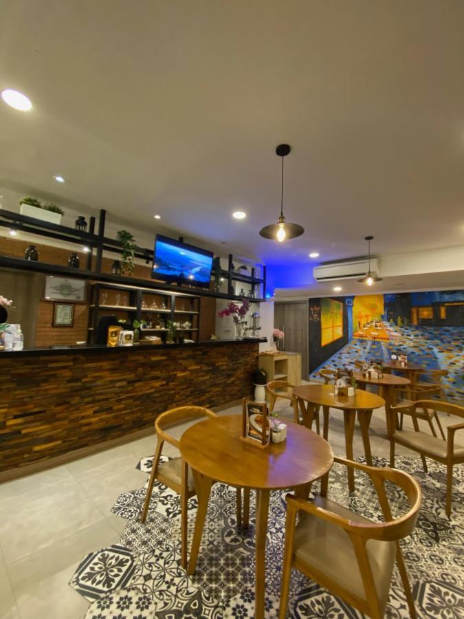 Kaloka Airport Hotel Sumbawa Besar Екстериор снимка