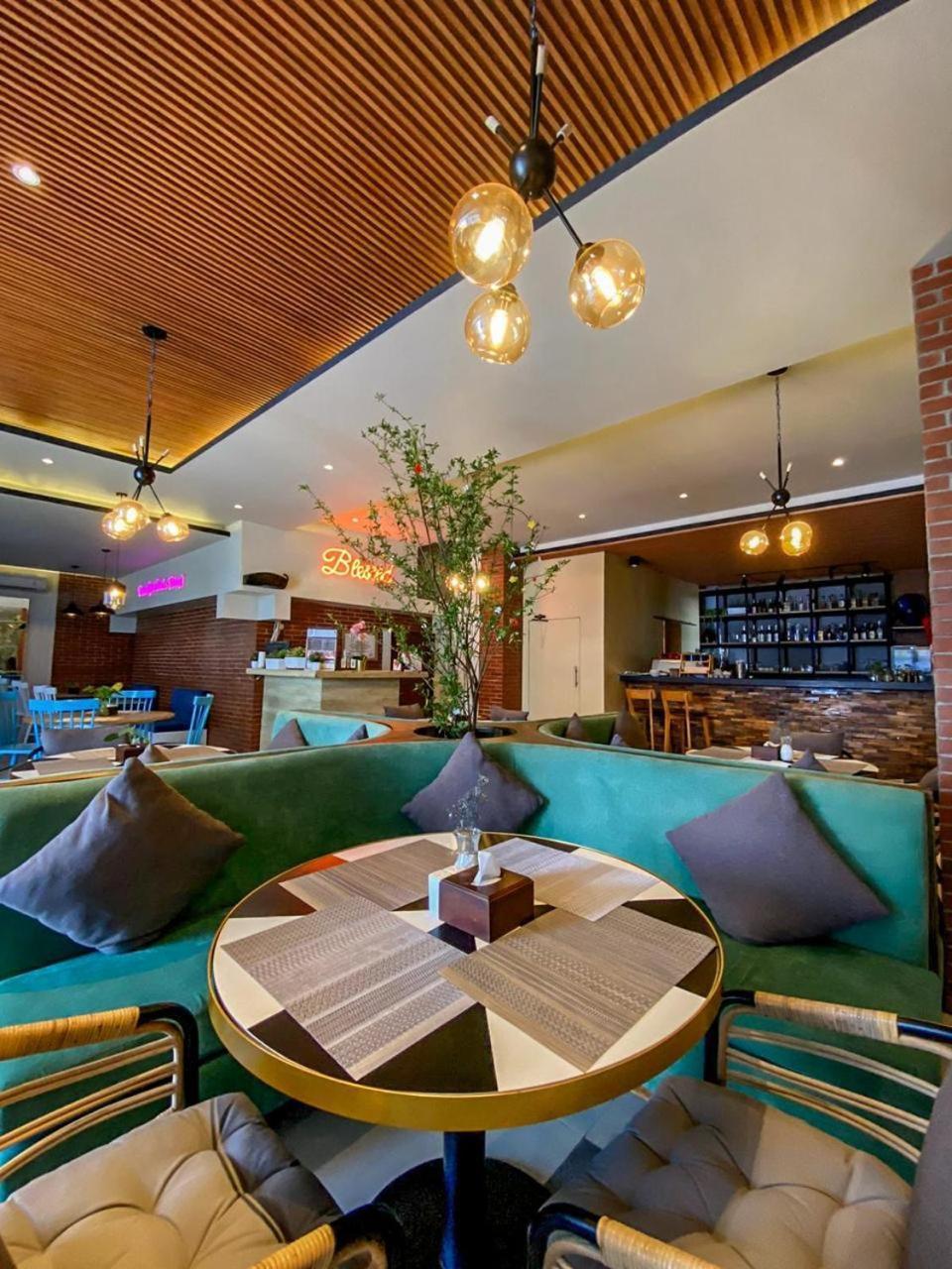 Kaloka Airport Hotel Sumbawa Besar Екстериор снимка