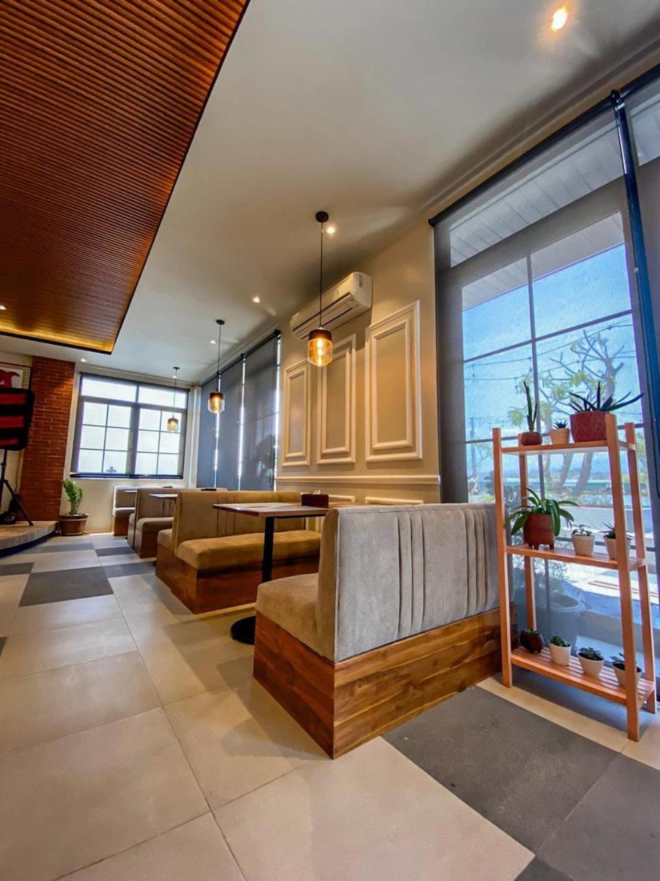 Kaloka Airport Hotel Sumbawa Besar Екстериор снимка