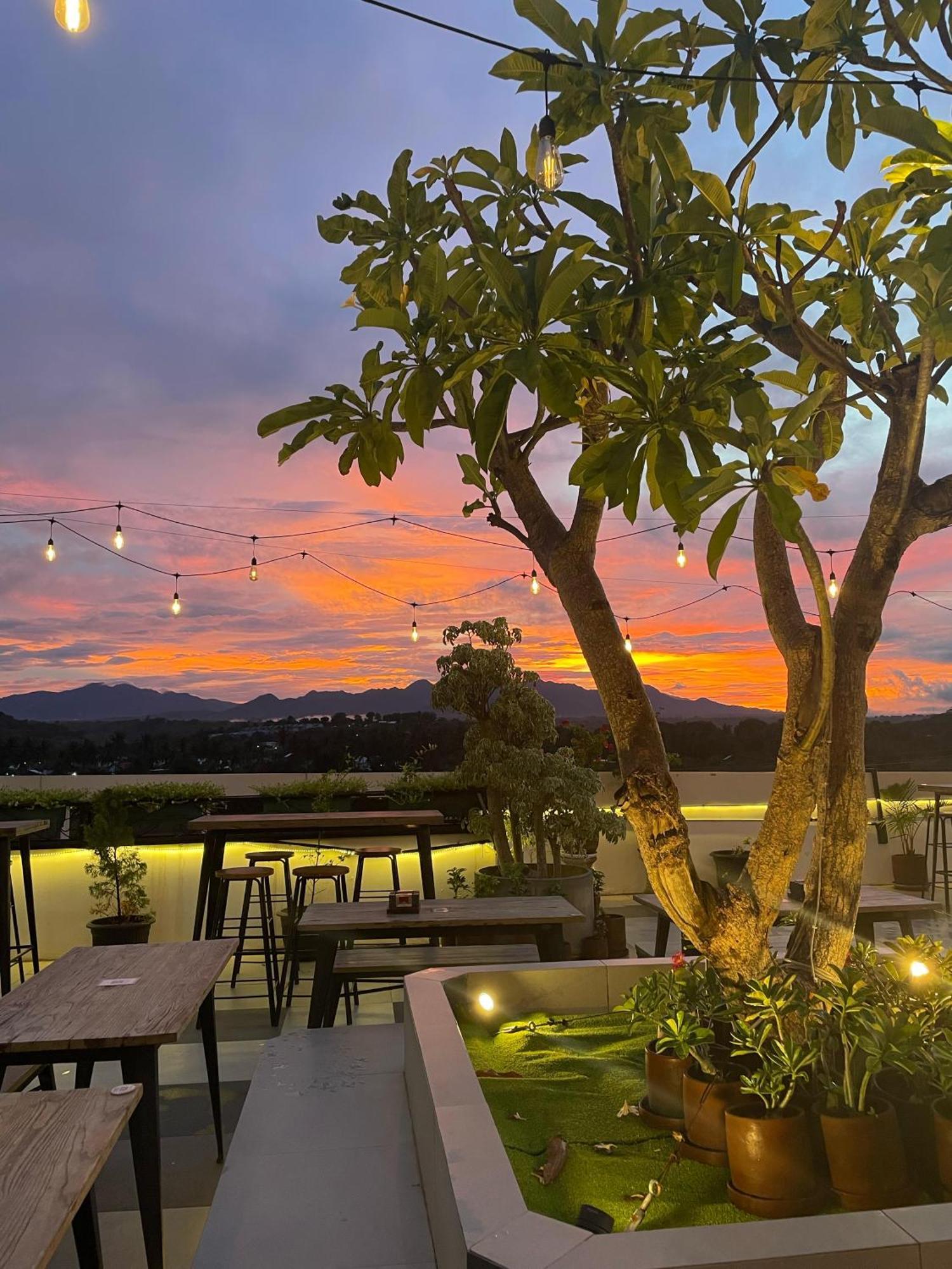 Kaloka Airport Hotel Sumbawa Besar Екстериор снимка